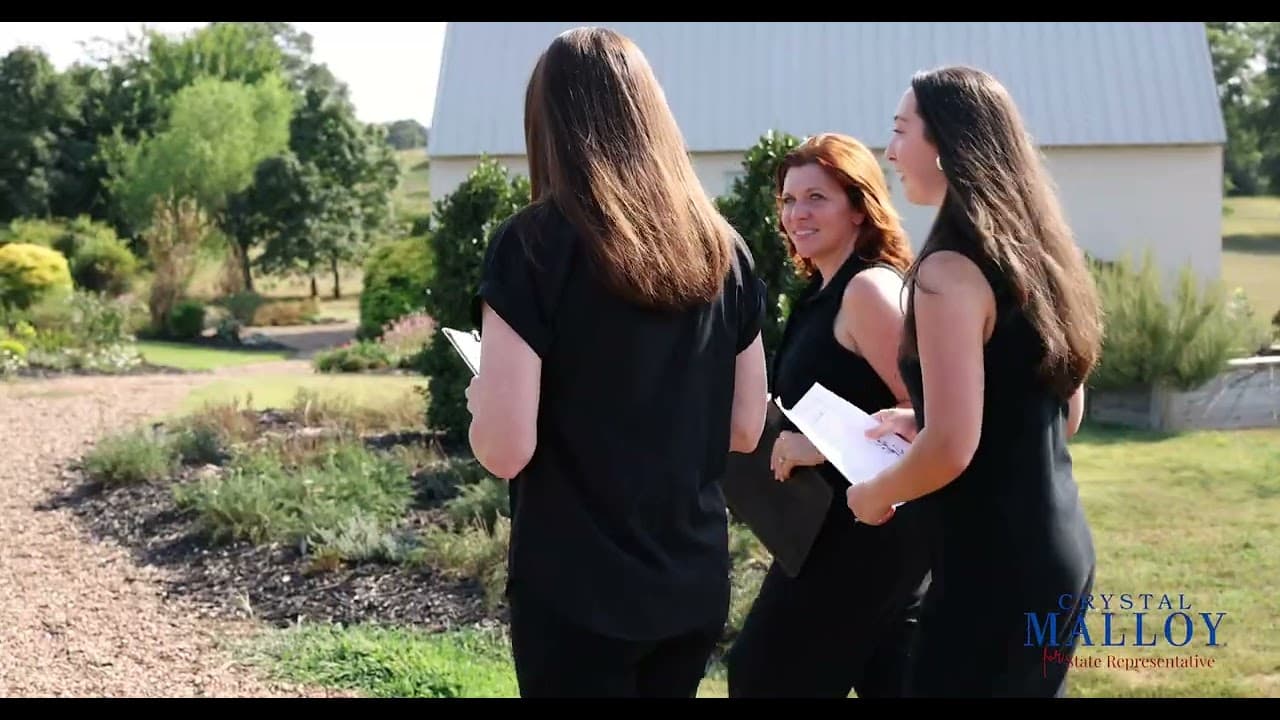 Crystal meeting with community members